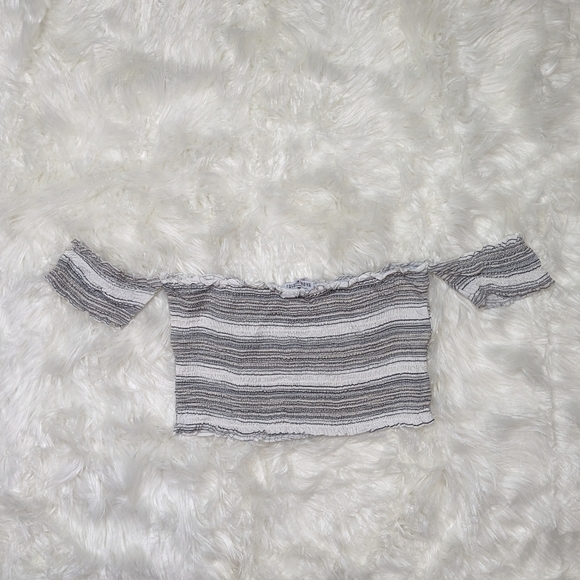 Fashion Nova‎ Off The Shoulder Striped White and Grey Smocked Crop Top Size M - Picture 1 of 4